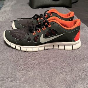 Nike Black & Orange shoe 🐯